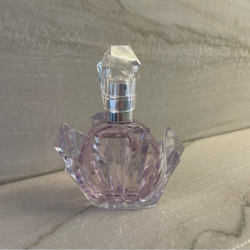 Ariana Grande R.E.M. Perfume